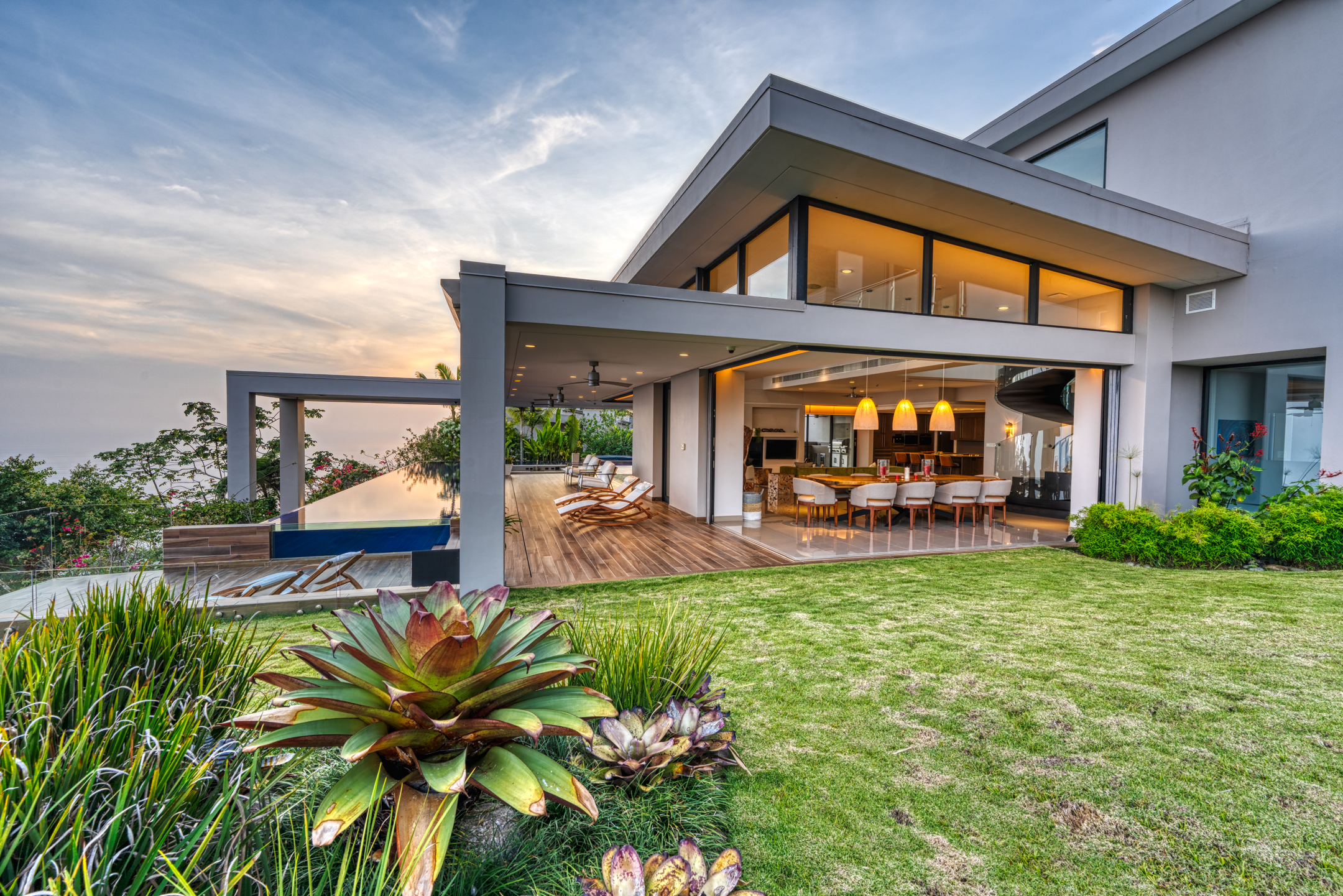 Introducing Chateau Montage: A Luxurious Oasis in Costa Rica's Natural Paradise