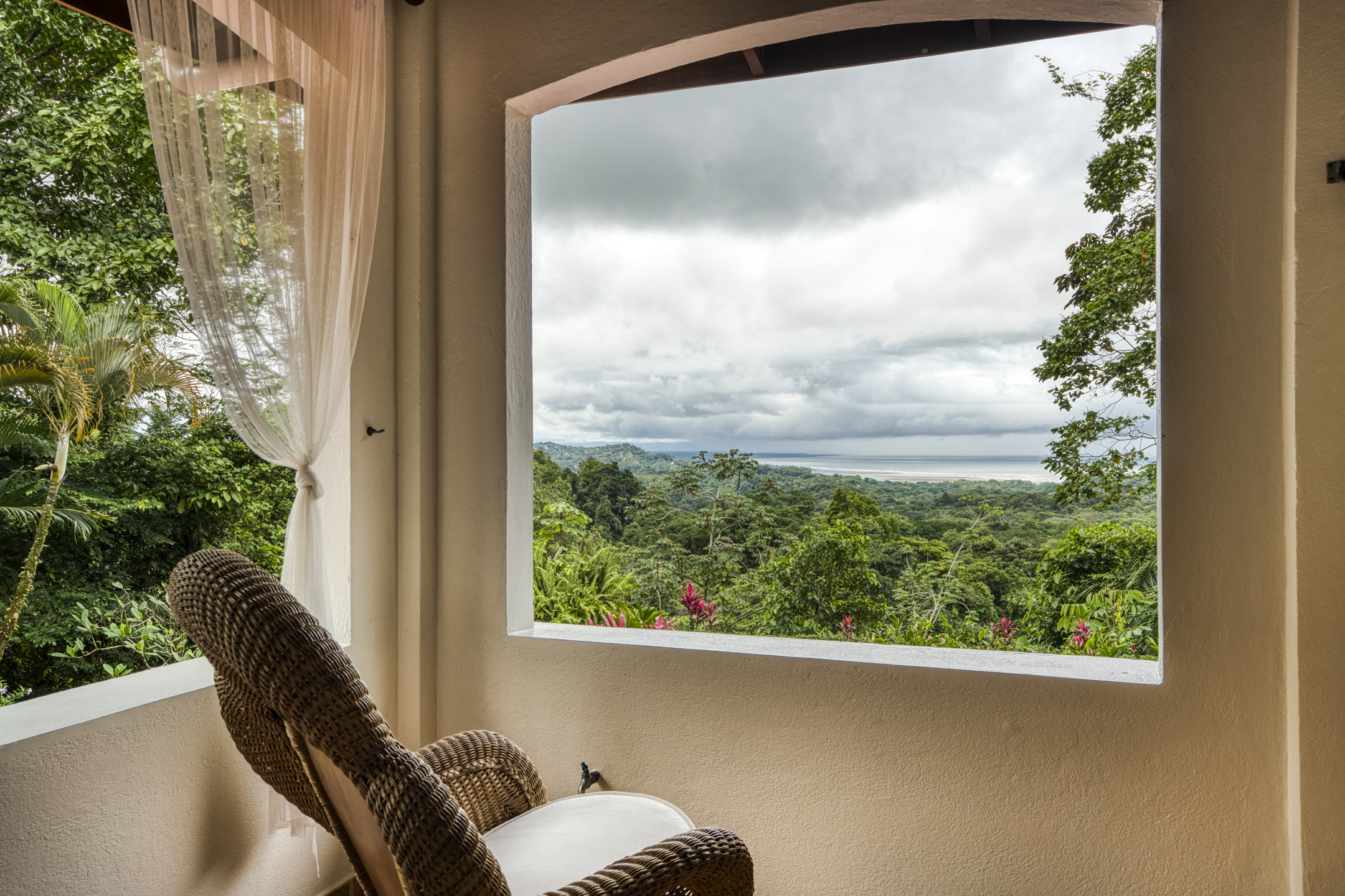 Villa de Sueños: A Dream Estate with Ocean Views in Ojochal