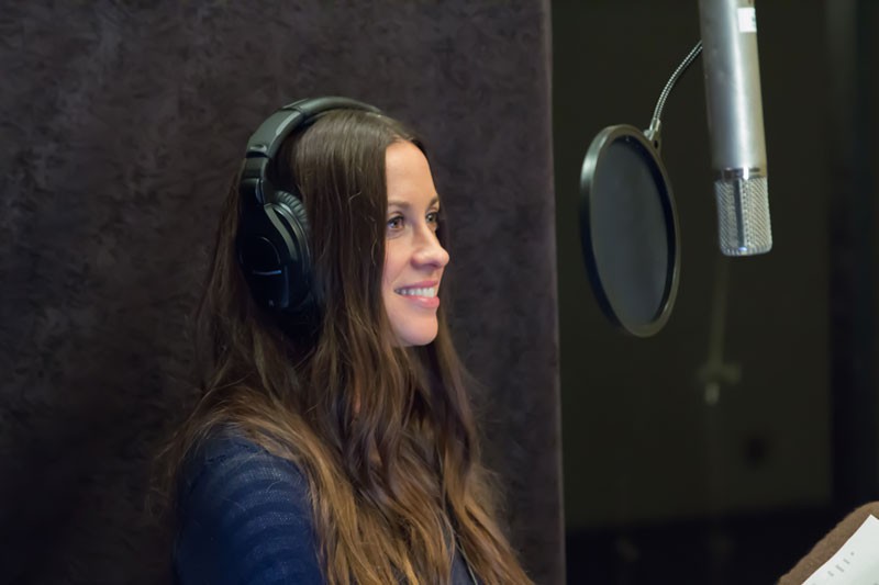 Canadian Singer Alanis Morisette Lends Voice to Anthem for Female Coffee Growers in Costa Rica