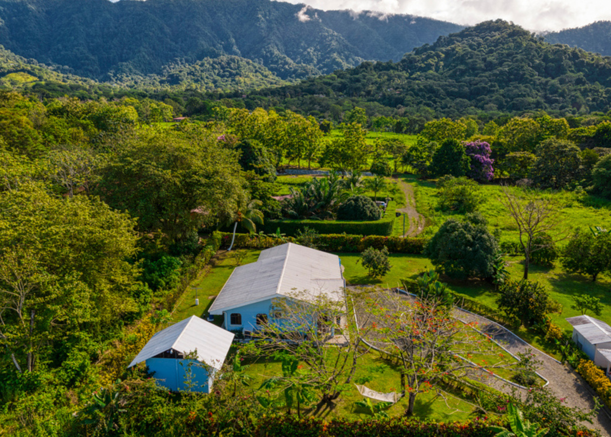 Charming Mountain View Home – Casa Colibri