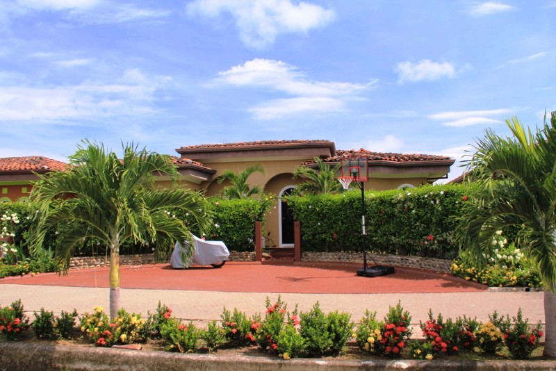 Dear Sellers, “The Importance of Curb Appeal”